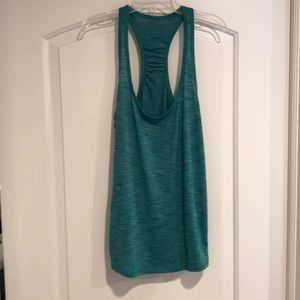 Lululemon top